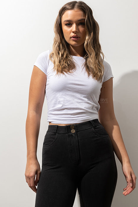 Super comfortable, stretchy and curve accentuating designed to sculpt your bum. High waistband that gives you a waist cinching affect, moulding it in all the right places. Looks like a traditional straight leg denim pant but in the worlds most comfortable Denim fabric